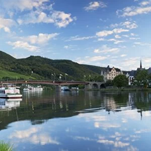 View of River Moselle and Bernkastel-Kues, Rhineland-Palatinate, Germany, Europe