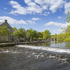View of River Wye flowing through Bakewell, Derbyshire Dales, Derbyshire, England