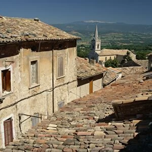 View over the rooftops, village of Bonnieux, Vaucluse, Provence, France, Europe