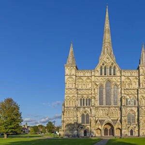 View of Salisbury Cathedral against clear blue sky, Salisbury, Wiltshire, England