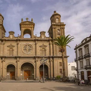 View of Santa Ana Cathedral, Plaza de Santa Ana, Las Palmas de Gran Canaria, Gran Canaria, Canary Islands, Spain, Atlantic, Europe