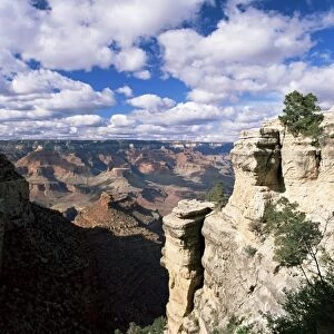 View from the upper section of the Bright Angel Trail