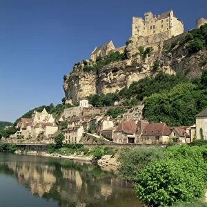 Village and River Dordogne, Beynac, Dordogne, Aquitaine, France, Europe