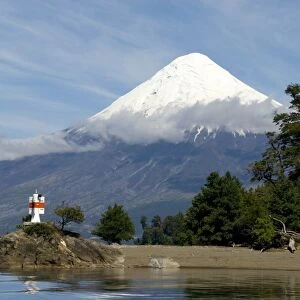 Volcan Osorno and Lago Todos los Santos, Cruce des Lagos, Puerto Varas, Lakes District, southern Chile, South America