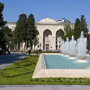 Water fountain in the center of Baku, Azerbaijan, Central Asia, Asia