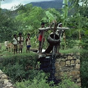 Water well, Tamil Nadu state, India, Asia