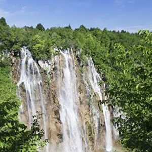 Waterfall, Veliki Slap, Plitvice Lakes National Park, UNESCO World Heritage Site, Croatia, Europe