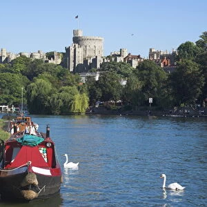 Windsor castle and river Thames, Berkshire, England, United Kingdom, Europe