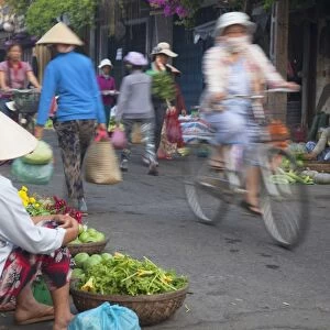 Women vendors selling vegetables at market, Hoi An, UNESCO World Heritage Site, Quang Nam, Vietnam, Indochina, Southeast Asia, Asia