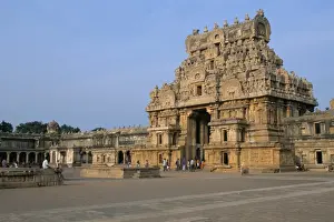 Thanjavur Prints: A 10th century temple of Sri Brihadeswara (Brihadisvara)