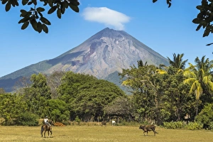 Nicaragua Prints: The 1610m active Volcan Concepcion