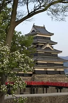 Images Dated 30th April 2009: The 16th century Matsumoto Castle, mostly original construction and a National Treasure of Japan