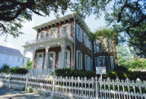 The 1860 Richards-Dar House
