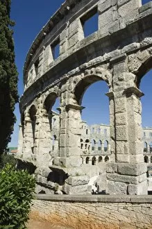 Images Dated 3rd March 2008: The 1st century Roman amphitheatre, columns and arched walls, Pula, Istria