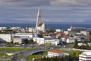 Images Dated 16th September 2006: The 75m tall steeple and vast modernist church of Hallgrimskirkja