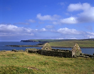 Shetland Prints: Abandoned house on the shores of Hamna Voe