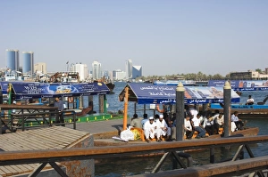 Images Dated 5th January 2000: Abras, small river taxis that transport people across the Creek