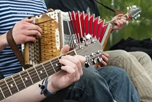 Images Dated 17th May 2010: Accordion and guitar, ethnic group of musicians, River Emajogi, Tartu, Estonia, Baltic States
