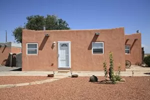 Images Dated 13th August 2009: Adobe house, Stanley, New Mexico, United States of America, North America