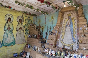 Images Dated 24th February 2009: Adobe Mission interior, De Grazia Gallery in the Sun, Tucson, Arizona, United States of America