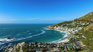 Kapstadt Prints: Aerial of the Twelve Apostles and Camps Bay, Cape Town, South Africa, Africa