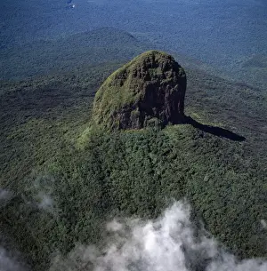 Venezuela Prints: Aerial image of Wadakapiapetepui, Eastern chain of tepuis, Estado Bolivar