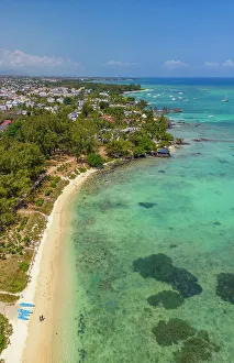 Tropical Climate Prints: Aerial view of beach and turquoise water at Le Clos Choisy