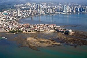 Images Dated 10th January 2008: Aerial view of city showing the old town of Casco Viejo also known as San Felipe