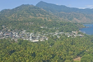 Images Dated 9th August 2007: Aerial view of the island of Anjouan (Ndzuani) (Nzwani), Comoros, Indian Ocean, Africa