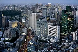 Images Dated 14th May 2009: Aerial view of metropolitan Tokyo at dusk from atop the Mori Tower at Roppongi Hills