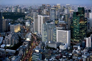 Images Dated 14th May 2009: Aerial view of metropolitan Tokyo at dusk from atop the Mori Tower at Roppongi Hills