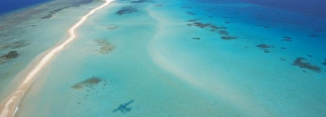 Images Dated 18th November 2007: Aerial view of an sandbank and lagoon, Maldives, Indian Ocean, Asia