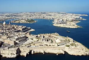 Images Dated 3rd October 2006: Aerial view of Valletta and St. Elmo Fort, Manoel Island, and Dragutt Point on the right