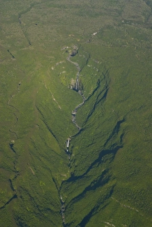 Images Dated 29th July 2007: Aerial views of waterfalls, La Reunion, Indian Ocean, Africa