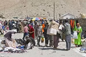 Images Dated 22nd August 2009: Afghan market in Ishkashim, on the border of Tajikistan and Afghanistan