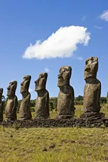 Images Dated 16th March 2008: Ahu Tongariki, the largest ahu on the Island, Tongariki is a row of 15 giant stone Moai statues