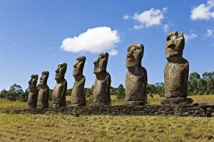 Images Dated 16th March 2008: Ahu Tongariki, the largest ahu on the Island, Tongariki is a row of 15 giant stone Moai statues