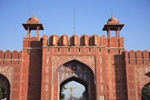 Aimeri gate, main gate to Old city, Pink City, Jaipur, Rajasthan, India, Asia