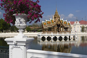 Central Thailand Prints: Aisawan-Dhipaya-Asana Pavilion