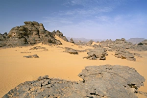 Images Dated 26th April 2005: Akakus, Sahara desert, Fezzan, Libya, North Africa, Africa
