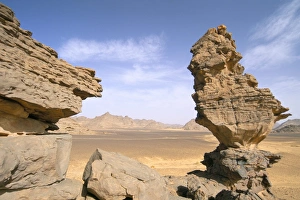 Images Dated 26th April 2005: Akakus, Sahara desert, Fezzan, Libya, North Africa, Africa