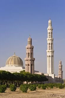 Images Dated 12th December 2007: Al-Ghubrah or Grand Mosque