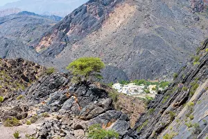 Arabian Prints: Al Hajir seen from track (Al Barida Road) on western slope of Djebel Ahkdar below Sharaf al Alamayn Pass