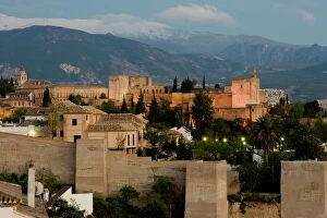 Images Dated 14th April 2008: Alhambra at dusk, UNESCO World Heritage Site, Granada, Andalucia, Spain, Europe