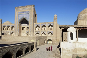 Search Results: Allakuli Khan madrasah
