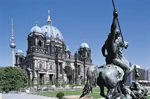 Images Dated 7th December 2007: Altes Museum With Berlin Cathedral, Berlin, Germany