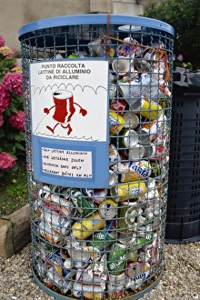 Aluminium cans for recycling