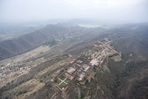 Images Dated 15th October 2009: Amber Fort in Aravali hills, seen from the air, looking towards Jaipur in the distance