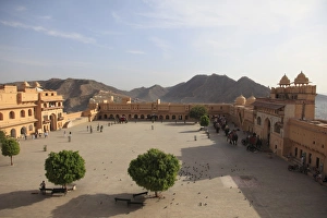 Images Dated 7th April 2010: Amber Fort Palace, Jaipur, Rajasthan, India, Asia