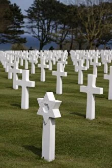 Images Dated 22nd April 2010: American cemetery at Omaha Beach, Colleville-sur-Mer, Normandy, France, Europe